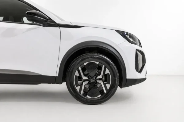 Peugeot 2008 1.2 PureTech Allure EAT8 4
