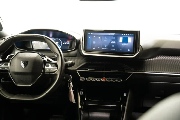 Peugeot 2008 1.2 PureTech Allure EAT8 9