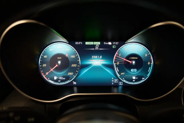 Mercedes-Benz C 300 de AMG Line 28