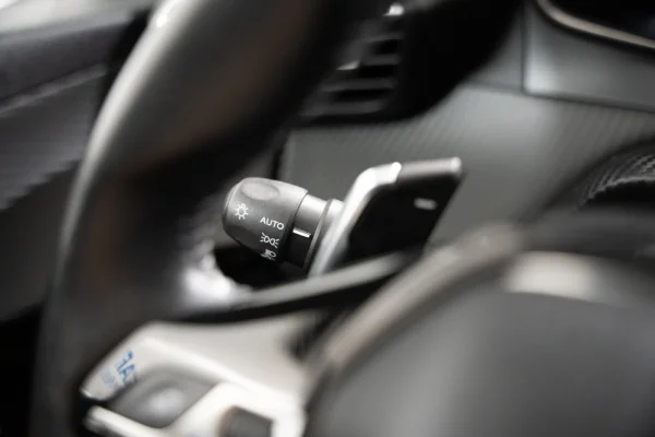 Peugeot 208 1.2 PureTech Allure EAT8 13