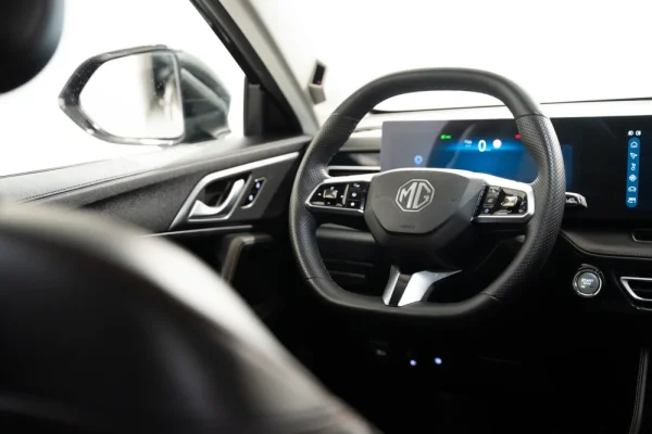 MG HS 1.5 Plug-in Hybrid Luxury 10