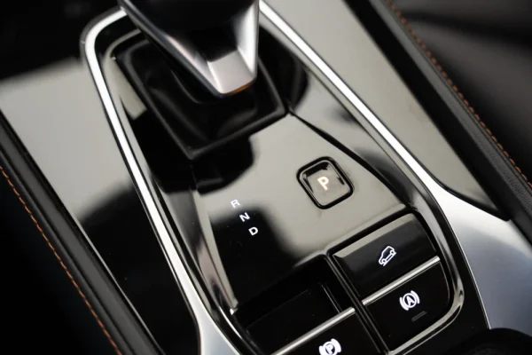 MG HS 1.5 Plug-in Hybrid Luxury 25