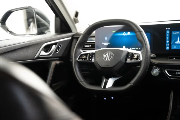 MG HS 1.5 Plug-in Hybrid Luxury 10