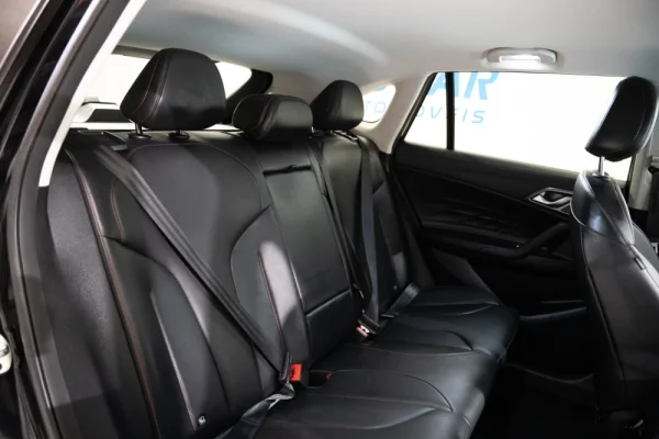 MG HS 1.5 Plug-in Hybrid Luxury 30