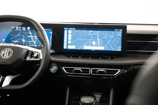 MG HS 1.5 Plug-in Hybrid Luxury 11