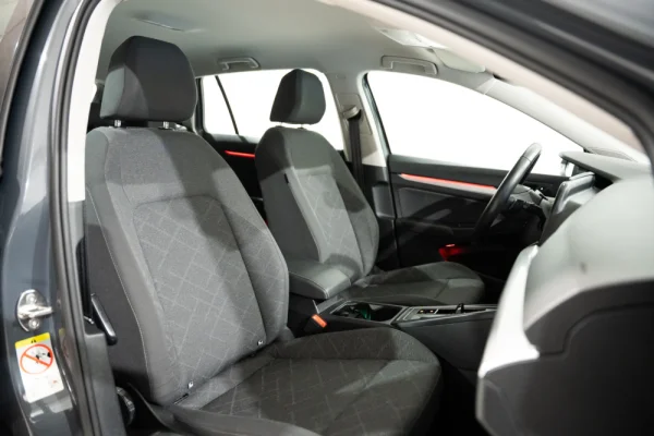 Volkswagen Golf Variant 1.0 eTSI Life DSG 28