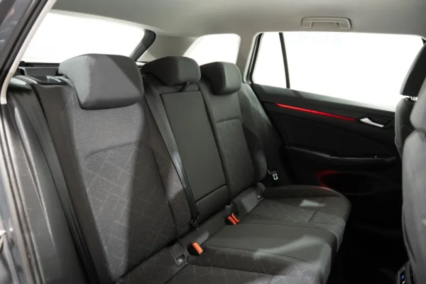 Volkswagen Golf Variant 1.0 eTSI Life DSG 29