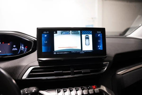 Peugeot 5008 1.2 PureTech Allure EAT8 19
