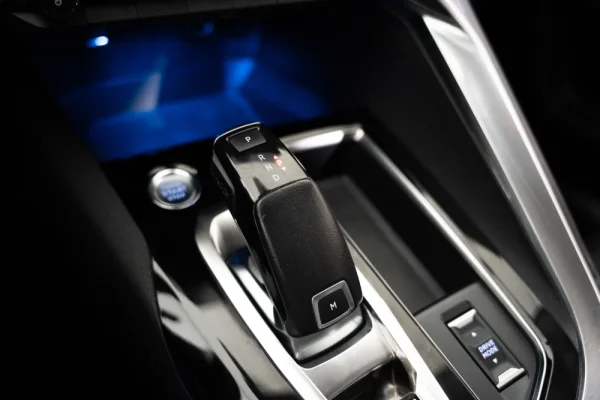 Peugeot 5008 1.2 PureTech Allure EAT8 24