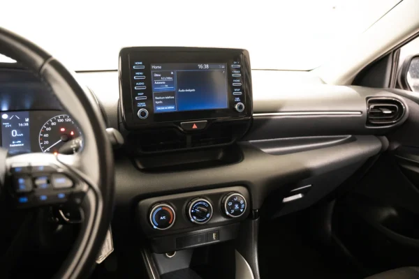 Toyota Yaris 1.5 VVT-i Comfort 16