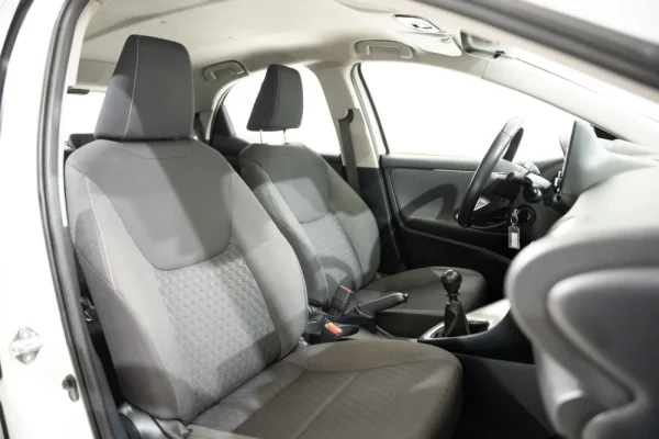 Toyota Yaris 1.5 VVT-i Comfort 22