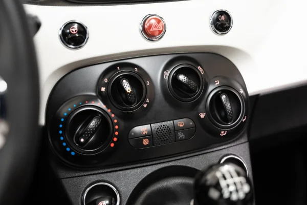 Fiat 500 1.0 Hybrid Dolcevita 18