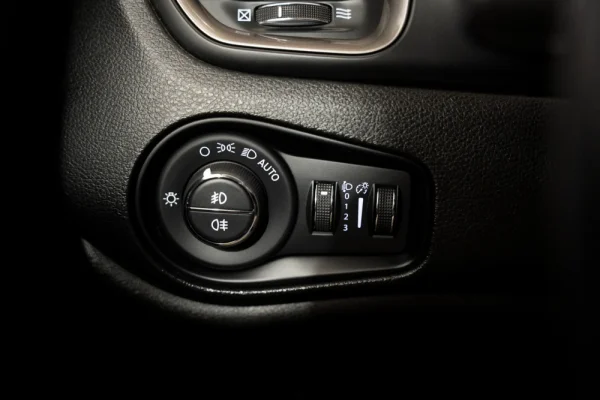 Jeep Renegade 1.0 T Limited 9