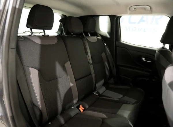 Jeep Renegade 1.0 T Limited 11