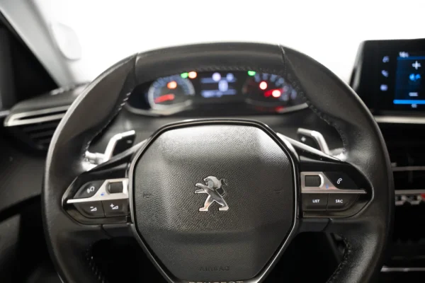 Peugeot 2008 1.5 BlueHDi Allure EAT8 9