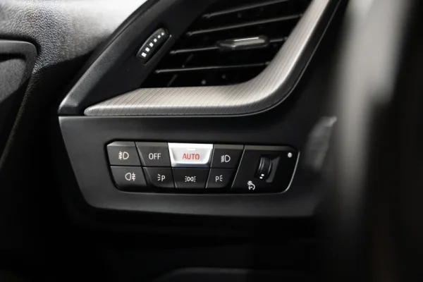 BMW 116 d Pack Desportivo M Auto 17