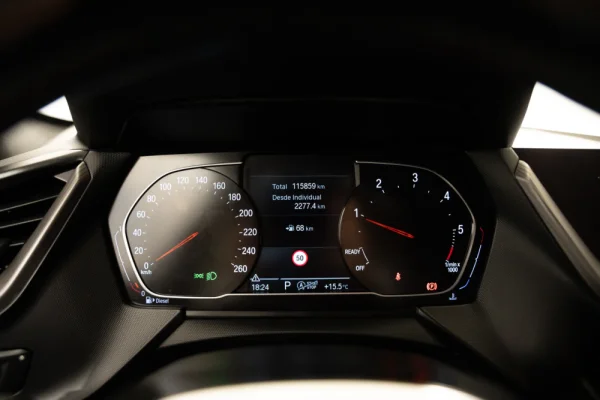 BMW 116 d Pack Desportivo M Auto 20