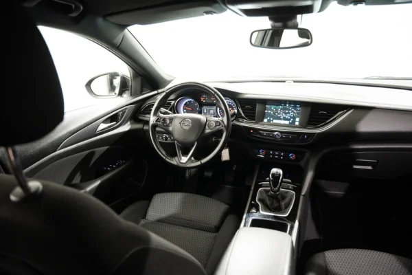 Opel Insignia Sports Tourer 1.5 D Business Edition 4