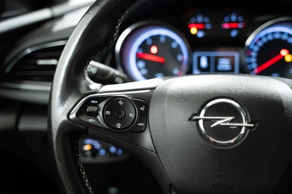 Opel Insignia Sports Tourer 1.5 D Business Edition 16