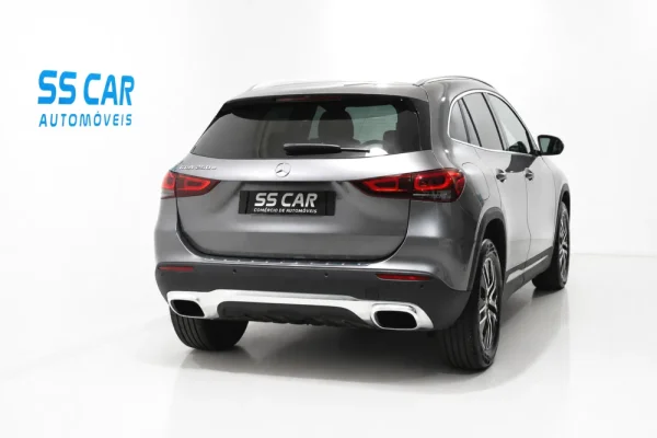 Mercedes-Benz GLA 250 e Progressive 5