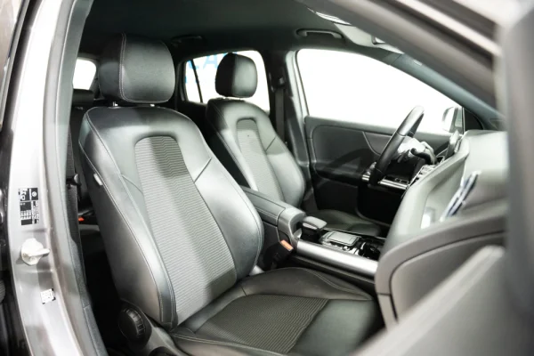 Mercedes-Benz GLA 250 e Progressive 26
