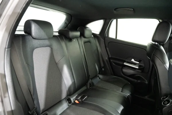 Mercedes-Benz GLA 250 e Progressive 27