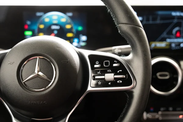 Mercedes-Benz GLA 250 e Progressive 24
