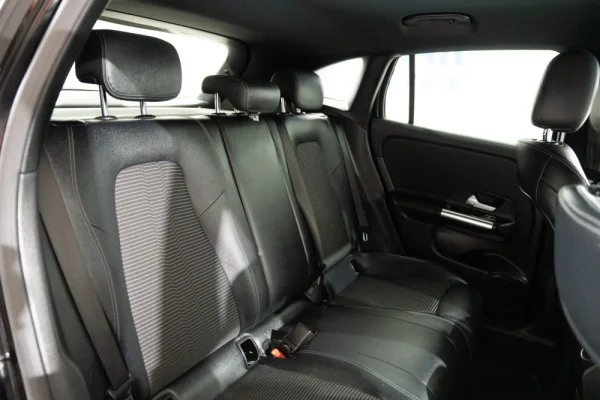 Mercedes-Benz GLA 250 e Progressive 27