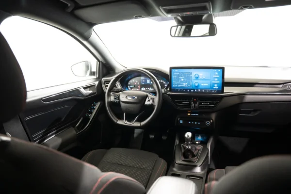 Ford Focus 1.0 EcoBoost MHEV ST-Line 8