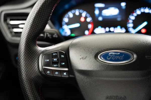 Ford Focus 1.0 EcoBoost MHEV ST-Line 20