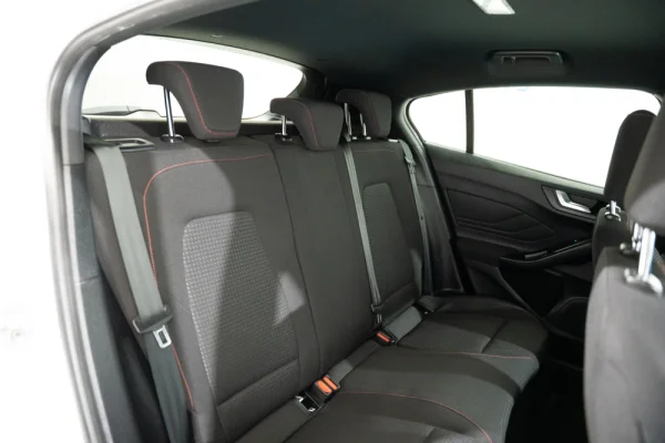 Ford Focus 1.0 EcoBoost MHEV ST-Line 23