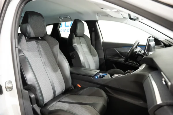 Peugeot 3008 1.6 Hybrid Allure Pack e-EAT8 29