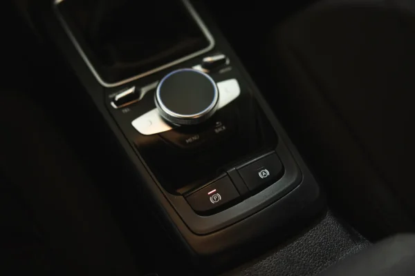 Audi Q2 30 TFSI Advanced 12