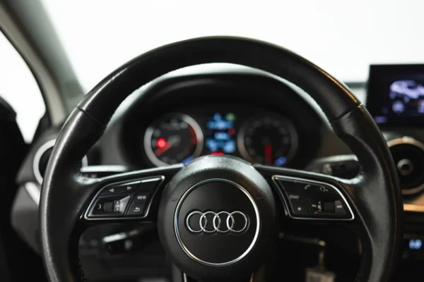 Audi Q2 30 TFSI Advanced 16