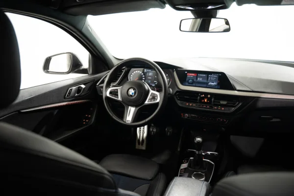 BMW 116 d Corporate Edition M 8