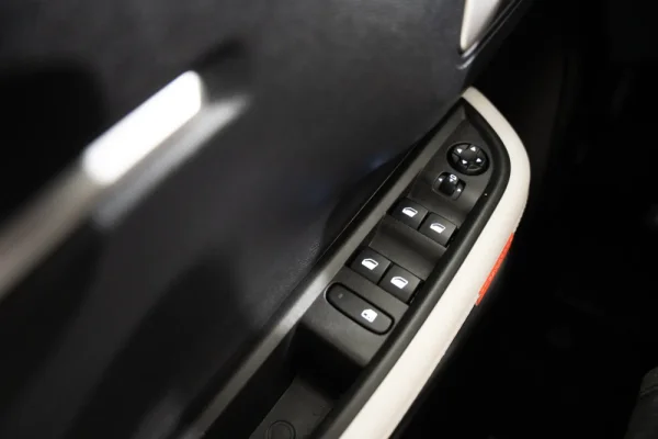 Citroen e-C3 44 kWh Autonomia Conforto Max 25