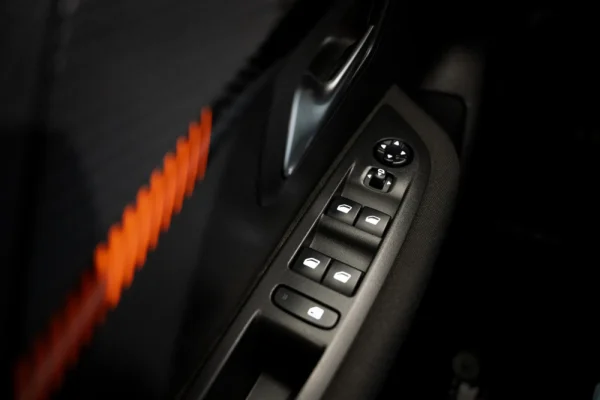 Peugeot 208 1.2 PureTech Active Pack 8