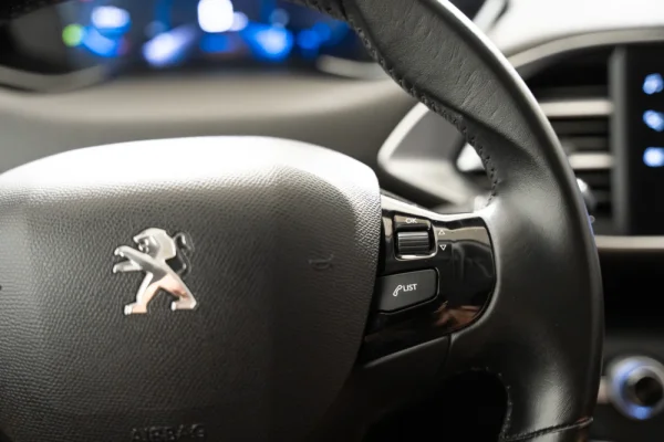 Peugeot 308 1.2 PureTech Style 18