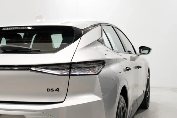 DS DS4 1.2 PureTech Performance Line EAT8 6