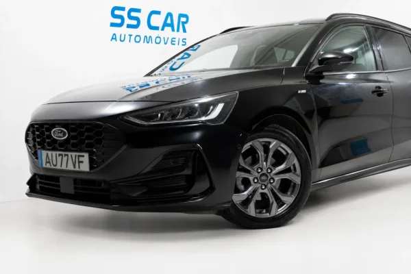 Ford Focus SW 1.0 EcoBoost MHEV ST-Line X 4