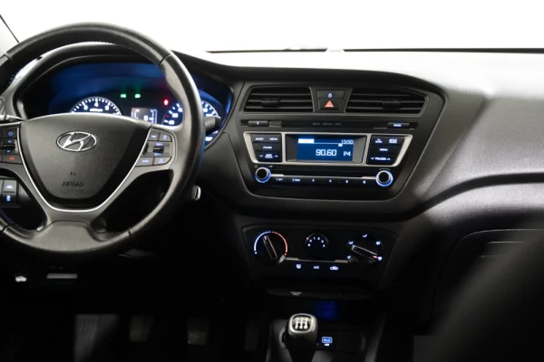 Hyundai i20 1.2 Comfort 6