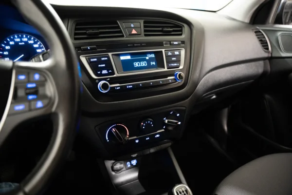 Hyundai i20 1.2 Comfort 8