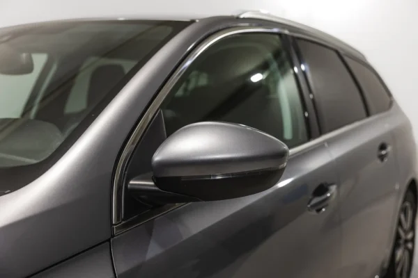 Peugeot 308 SW 1.2 PureTech Allure EAT8 6