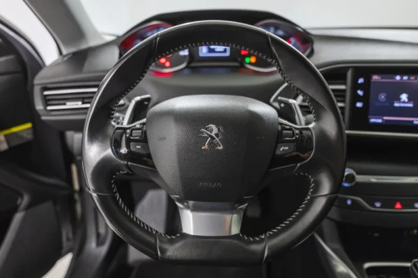 Peugeot 308 SW 1.2 PureTech Allure EAT8 13