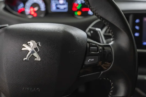 Peugeot 308 SW 1.2 PureTech Allure EAT8 16