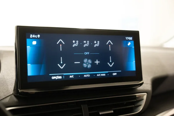 Peugeot 3008 1.2 PureTech Allure EAT8 12