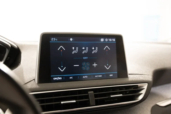 Peugeot 5008 1.2 PureTech Allure EAT8 14
