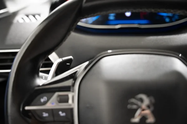 Peugeot 5008 1.2 PureTech Allure EAT8 19