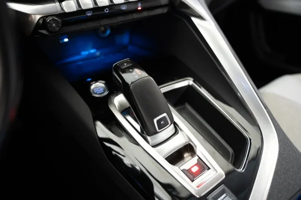 Peugeot 5008 1.2 PureTech Allure EAT8 22