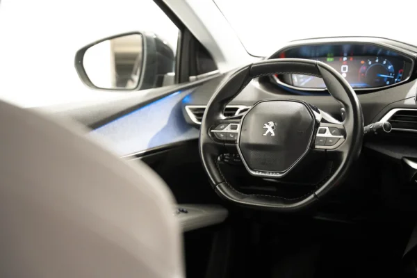 Peugeot 5008 1.2 PureTech Allure EAT8 26